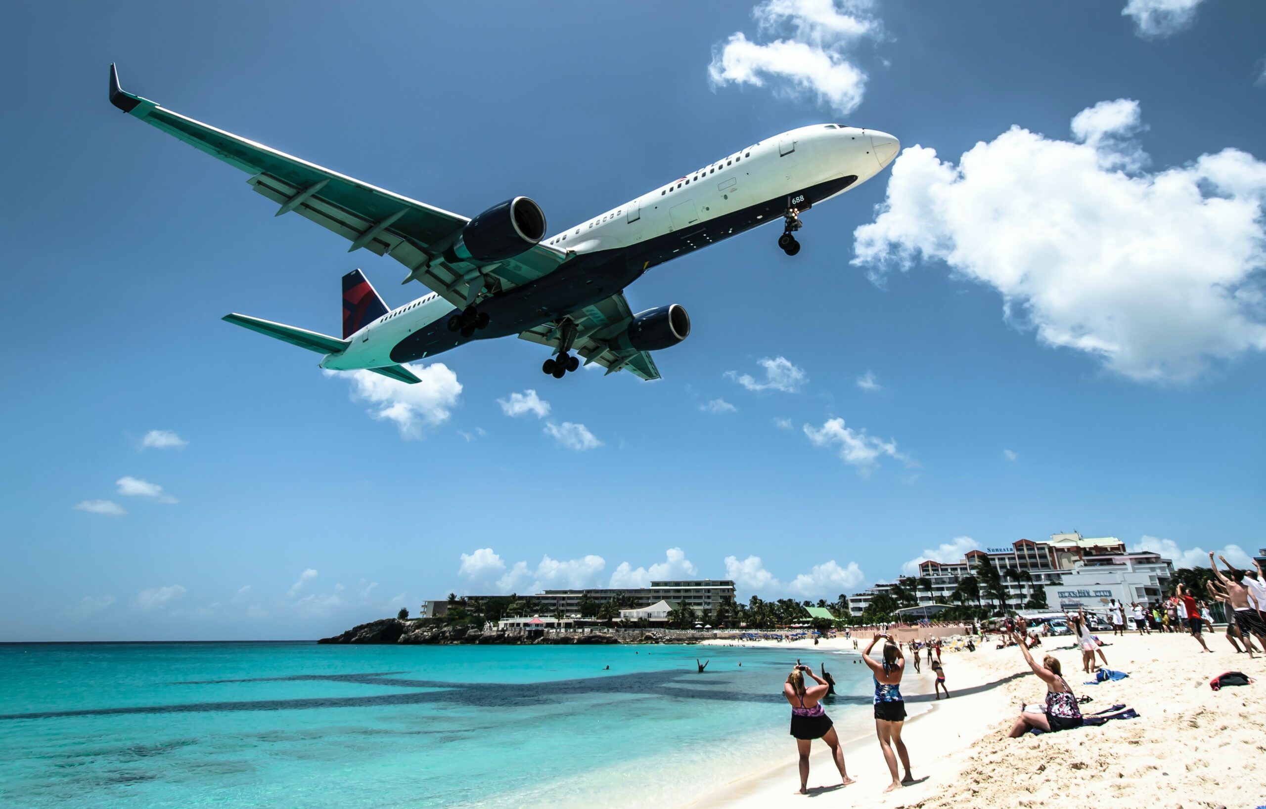 st. maarten famous airplane landing