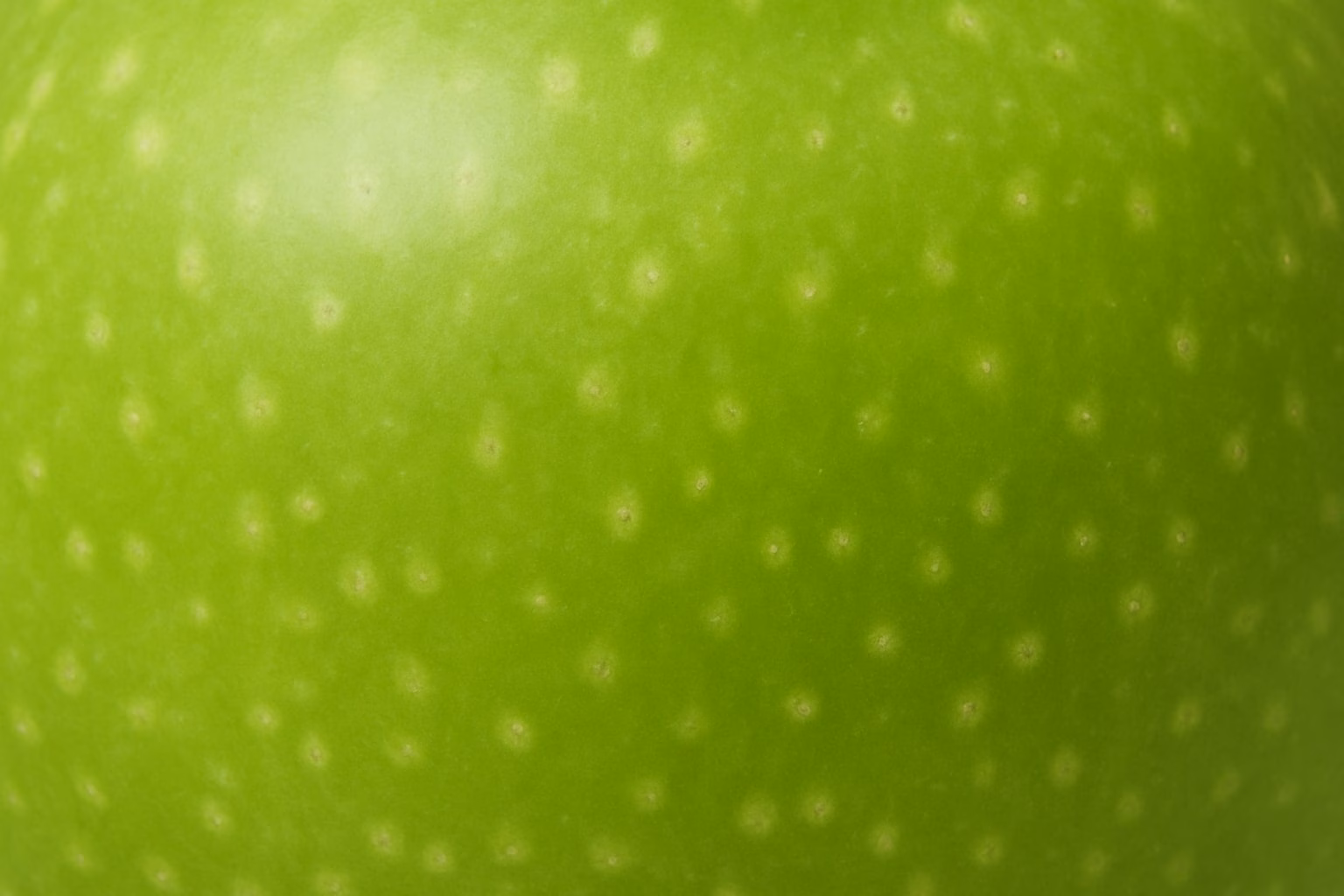A better sustainability marketing strategy for apple - featured image of a close up of a green apple